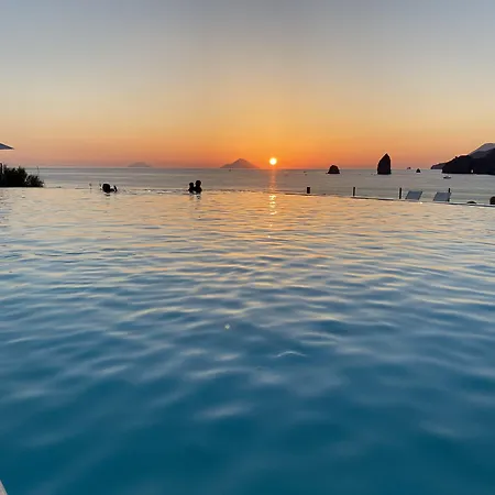 Therasia Resort Sea And Spa - The Leading Hotels Of The World-3